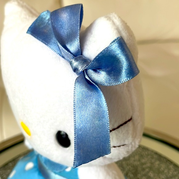 **SOLD** HELLO KITTY Plush w/ crinoline dress! - Picture 4 of 6
